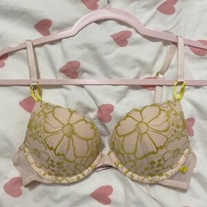 Victoria’s Secret lace push-up bra